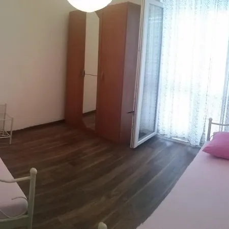Apartment Antica 1 *
